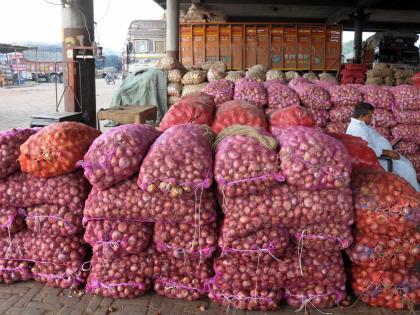 Govt raises onion buffer from 3 LMT to 5 LMT, to be sold at Rs 25 per kg from tomorrow | Govt raises onion buffer from 3 LMT to 5 LMT, to be sold at Rs 25 per kg from tomorrow Govt raises onion buffer from 3 LMT to 5 LMT, to be sold at Rs 25 per kg from tomorrow | Govt raises onion buffer from 3 LMT to 5 LMT, to be sold at Rs 25 per kg from tomorrow