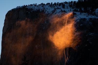 Yosemite closes due to wildfire smoke, hazardous air quality | Yosemite closes due to wildfire smoke, hazardous air quality