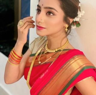 Neha Marda announces pregnancy, shares a picture with her husband | Neha Marda announces pregnancy, shares a picture with her husband