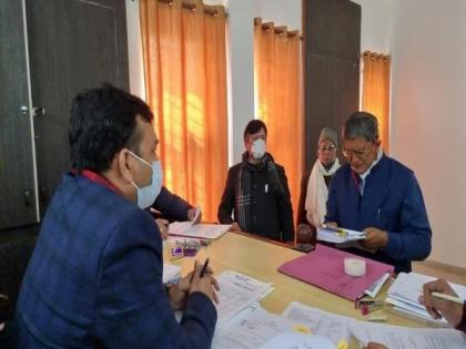 Uttarakhand polls: Cong leader Harish Rawat files nomination from Lalkuwa Assembly Constituency | Uttarakhand polls: Cong leader Harish Rawat files nomination from Lalkuwa Assembly Constituency