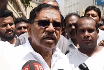 Race for K'taka CM: Now senior Cong leader Parameshwara throws his hat into the ring | Race for K'taka CM: Now senior Cong leader Parameshwara throws his hat into the ring Race for K'taka CM: Now senior Cong leader Parameshwara throws his hat into the ring | Race for K'taka CM: Now senior Cong leader Parameshwara throws his hat into the ring