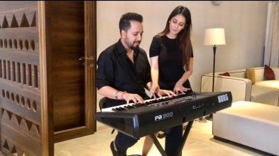 Mika Singh records song with next-door neighbour Chahatt Khanna | Mika Singh records song with next-door neighbour Chahatt Khanna