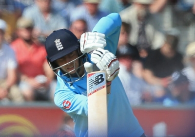 Pacers, Root power England to win over SL in 1st ODI | Pacers, Root power England to win over SL in 1st ODI