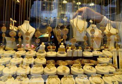 Budget may lower gold import duty from 12.5% to boost jewellery exports | Budget may lower gold import duty from 12.5% to boost jewellery exports