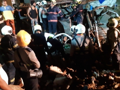 11 killed in Mumbai house collapse | 11 killed in Mumbai house collapse