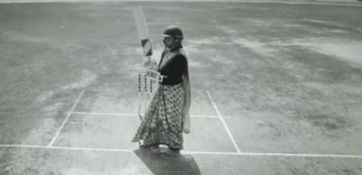 Video of Mithali playing cricket in saree goes viral | Video of Mithali playing cricket in saree goes viral Video of Mithali playing cricket in saree goes viral | Video of Mithali playing cricket in saree goes viral