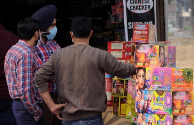 Firecrackers ban in Delhi: Plea in HC seeks urgent hearing | Firecrackers ban in Delhi: Plea in HC seeks urgent hearing