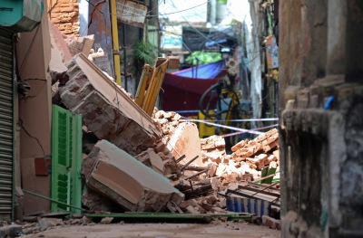 Four of family killed in roof collapse in Punjab's Amritsar | Four of family killed in roof collapse in Punjab's Amritsar Four of family killed in roof collapse in Punjab's Amritsar | Four of family killed in roof collapse in Punjab's Amritsar