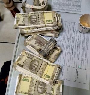 Mumbai fake currency racket busted, cops probe Kerala links | Mumbai fake currency racket busted, cops probe Kerala links Mumbai fake currency racket busted, cops probe Kerala links | Mumbai fake currency racket busted, cops probe Kerala links