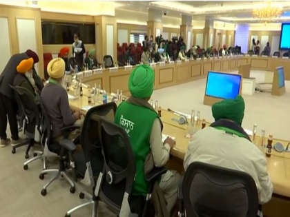 Meeting over farm laws between Centre, farmers remains inconclusive till lunch break | Meeting over farm laws between Centre, farmers remains inconclusive till lunch break