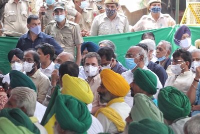 Oppn joins farmers' protest, AAP skips | Oppn joins farmers' protest, AAP skips