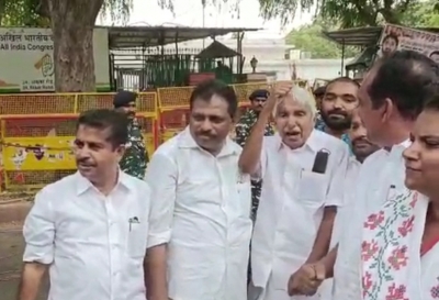 78-year-old Oommen Chandy's sloganeering for Rahul Gandhi goes viral | 78-year-old Oommen Chandy's sloganeering for Rahul Gandhi goes viral