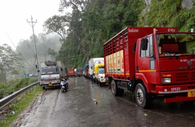 No fresh casualties reported in last 24 hours; North Bengal inches closer to normalcy | No fresh casualties reported in last 24 hours; North Bengal inches closer to normalcy No fresh casualties reported in last 24 hours; North Bengal inches closer to normalcy | No fresh casualties reported in last 24 hours; North Bengal inches closer to normalcy