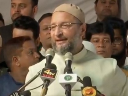 PM Modi never speaks on rising fuel prices, China: Owaisi | PM Modi never speaks on rising fuel prices, China: Owaisi