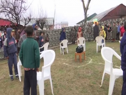 Army begins public outreach program 'A day with company commander' in J-K's Baramulla | Army begins public outreach program 'A day with company commander' in J-K's Baramulla