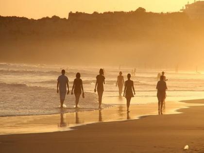 Short, frequent walks near water bodies can benefit mental health: Study | Short, frequent walks near water bodies can benefit mental health: Study