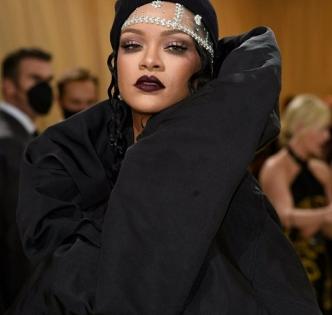 Miss Money Bags: Rihanna opens up about becoming a billionaire | Miss Money Bags: Rihanna opens up about becoming a billionaire