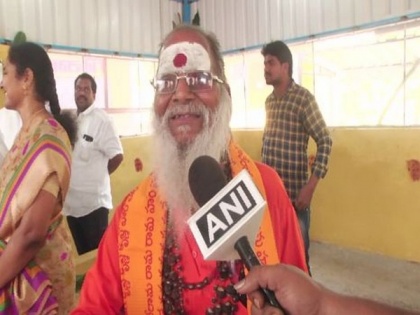 Septuagenarian beggar donates Rs 8 lakh to temple in Vijayawada | Septuagenarian beggar donates Rs 8 lakh to temple in Vijayawada