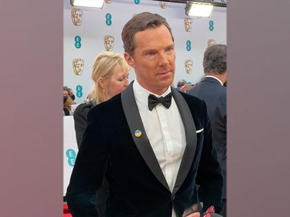 Benedict Cumberbatch wears badge supporting Ukraine at BAFTA 2022 | Benedict Cumberbatch wears badge supporting Ukraine at BAFTA 2022 Benedict Cumberbatch wears badge supporting Ukraine at BAFTA 2022 | Benedict Cumberbatch wears badge supporting Ukraine at BAFTA 2022