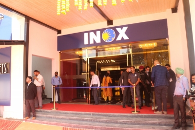 For the first time since the 90s, the cinema halls of Kashmir are crowded | For the first time since the 90s, the cinema halls of Kashmir are crowded For the first time since the 90s, the cinema halls of Kashmir are crowded | For the first time since the 90s, the cinema halls of Kashmir are crowded