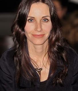 Spooked Courteney Cox sold her house because it was haunted! | Spooked Courteney Cox sold her house because it was haunted! Spooked Courteney Cox sold her house because it was haunted! | Spooked Courteney Cox sold her house because it was haunted!