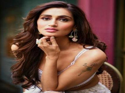 Piya Valecha says 2 mn followers don't help to get performance oriented shows | Piya Valecha says 2 mn followers don't help to get performance oriented shows Piya Valecha says 2 mn followers don't help to get performance oriented shows | Piya Valecha says 2 mn followers don't help to get performance oriented shows