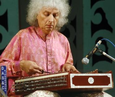 Shivkumar Sharma's immortal words: 'Music is the cure to negativity all around us' | Shivkumar Sharma's immortal words: 'Music is the cure to negativity all around us'