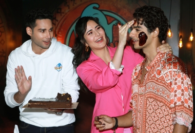 'Cake fight': Katrina, Siddhant celebrate Ishaan Khatter's birthday | 'Cake fight': Katrina, Siddhant celebrate Ishaan Khatter's birthday