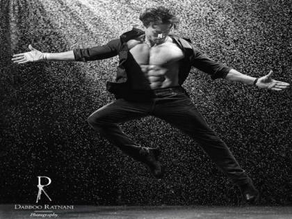 Tiger Shroff unveils his smouldering look from Dabboo Ratnani's 2021 calendar | Tiger Shroff unveils his smouldering look from Dabboo Ratnani's 2021 calendar