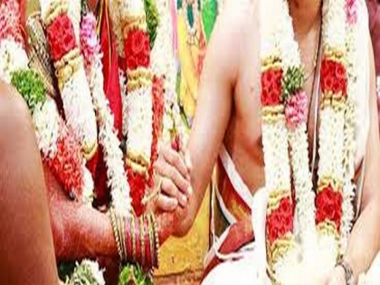 Karnataka 'poor' Brahmin brides to get Rs 3 lakhs if they marry priests | Karnataka 'poor' Brahmin brides to get Rs 3 lakhs if they marry priests