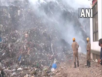 Bhalswa landfill fire: Four-member team to visit Mumbai to study gas sucking mechanism | Bhalswa landfill fire: Four-member team to visit Mumbai to study gas sucking mechanism
