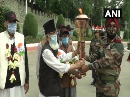 'Swarnim Vijay Varsh': JK Light Infantry receives 'Victory Flame' in commemoration of 1971 India-Pak war | 'Swarnim Vijay Varsh': JK Light Infantry receives 'Victory Flame' in commemoration of 1971 India-Pak war