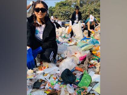 Bhumi Pednekar participates in beach-cleng drive in Mumbai | Bhumi Pednekar participates in beach-cleng drive in Mumbai