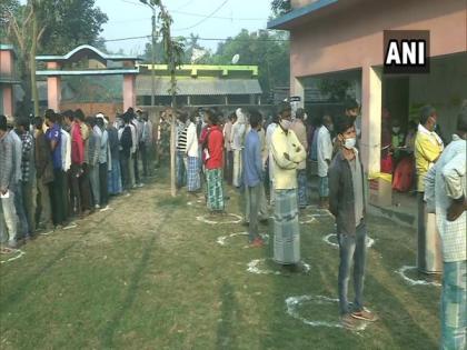 52.80 pc voter turnout in third phase of Bihar polls till 5 pm | 52.80 pc voter turnout in third phase of Bihar polls till 5 pm 52.80 pc voter turnout in third phase of Bihar polls till 5 pm | 52.80 pc voter turnout in third phase of Bihar polls till 5 pm