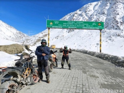 Biker Couple Completes 28 States and 6 UTs in 24 Days | Biker Couple Completes 28 States and 6 UTs in 24 Days