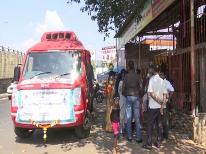 BMC conducts mobile C0VID-19 vaccination in Mumbai | BMC conducts mobile C0VID-19 vaccination in Mumbai