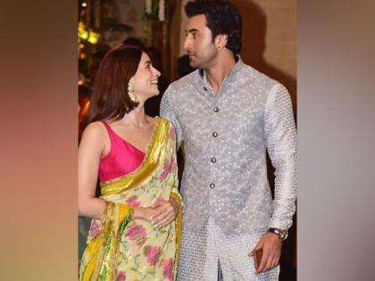 Alia Bhatt blushes as fans congratulate her amid wedding rumours with Ranbir Kapoor | Alia Bhatt blushes as fans congratulate her amid wedding rumours with Ranbir Kapoor