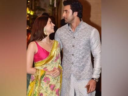 Alia Bhatt blushes as fans congratulate her amid wedding rumours with Ranbir Kapoor | Alia Bhatt blushes as fans congratulate her amid wedding rumours with Ranbir Kapoor Alia Bhatt blushes as fans congratulate her amid wedding rumours with Ranbir Kapoor | Alia Bhatt blushes as fans congratulate her amid wedding rumours with Ranbir Kapoor