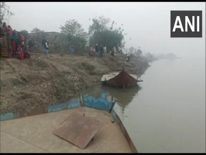 1 dead as boat capsizes in Bihar's West Champaran boat | 1 dead as boat capsizes in Bihar's West Champaran boat