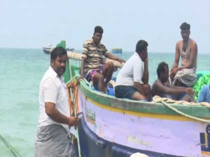TN polls: MDMK volunteers campaign at sea, urge fishermen to vote for ally DMK's candidate | TN polls: MDMK volunteers campaign at sea, urge fishermen to vote for ally DMK's candidate
