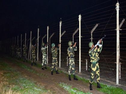 R-Day security: BSF intensifies patrolling along Jammu border | R-Day security: BSF intensifies patrolling along Jammu border