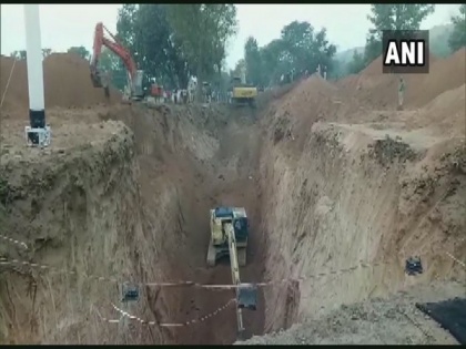 Section 144 imposed as rescue operation underway to save toddler stuck inside borewell in MP's Niwari | Section 144 imposed as rescue operation underway to save toddler stuck inside borewell in MP's Niwari