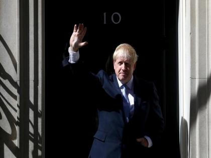 Boris Johnson moves into 10 Downing Street with girlfriend Carrie Symonds | Boris Johnson moves into 10 Downing Street with girlfriend Carrie Symonds