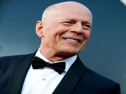 Bruce Willis asked to leave a Los Angeles store for refusing to wear mask | Bruce Willis asked to leave a Los Angeles store for refusing to wear mask