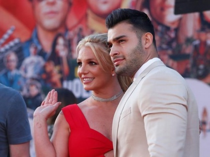 Britney Spears gets COVID-19 vaccine with Sam Asghari | Britney Spears gets COVID-19 vaccine with Sam Asghari