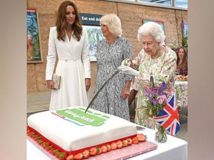 Queen Elizabeth steals the Eden Project's show by cutting cake with sword | Queen Elizabeth steals the Eden Project's show by cutting cake with sword