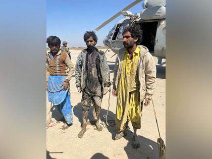 BSF arrests 6 Pakistani nationals, 11 boats in Gujarat's Bhuj | BSF arrests 6 Pakistani nationals, 11 boats in Gujarat's Bhuj BSF arrests 6 Pakistani nationals, 11 boats in Gujarat's Bhuj | BSF arrests 6 Pakistani nationals, 11 boats in Gujarat's Bhuj