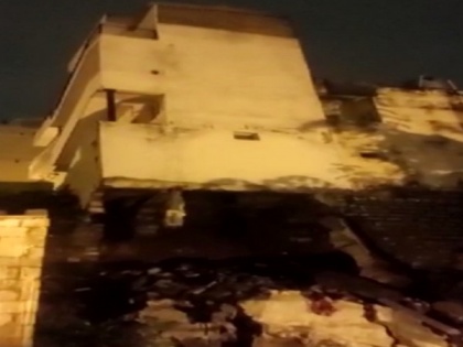 Narrow escape for 2 families after building collapses in Bengaluru | Narrow escape for 2 families after building collapses in Bengaluru