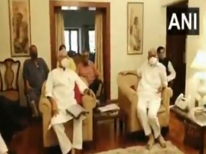 Opposition leaders meet at Sharad Pawar's Delhi residence | Opposition leaders meet at Sharad Pawar's Delhi residence