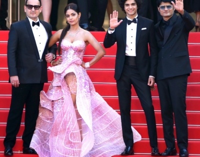 Team 'Safed' get clicked at Cannes 2022 red carpet | Team 'Safed' get clicked at Cannes 2022 red carpet